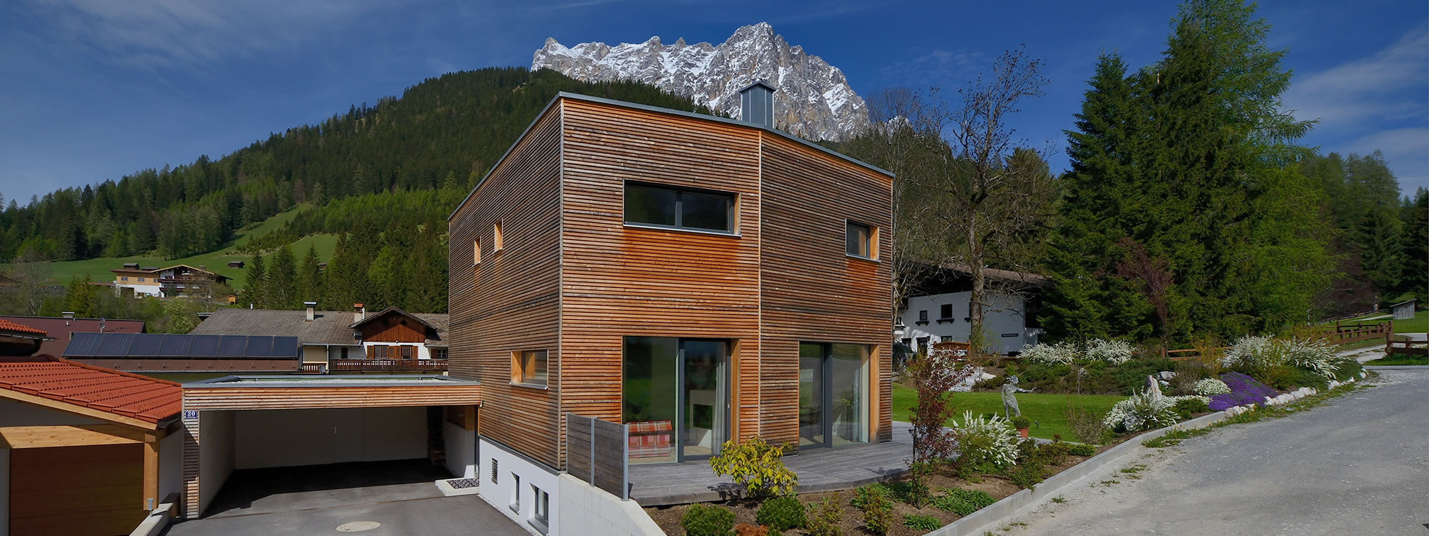 Ein Holzhaus der Firma Gruber überzeugt durch Qualität, Energieeffizienz und Zukunftssicherheit.